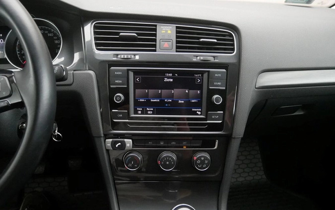 Volkswagen Golf cena 59899 przebieg: 40875, rok produkcji 2019 z Warszawa małe 137